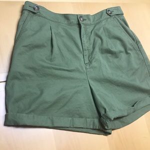 Loft shorts. Pleated. Elastic back. Olive green.